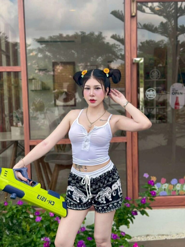 Set S04 – เสื้อสายเดี่ยว+ขาสั้น