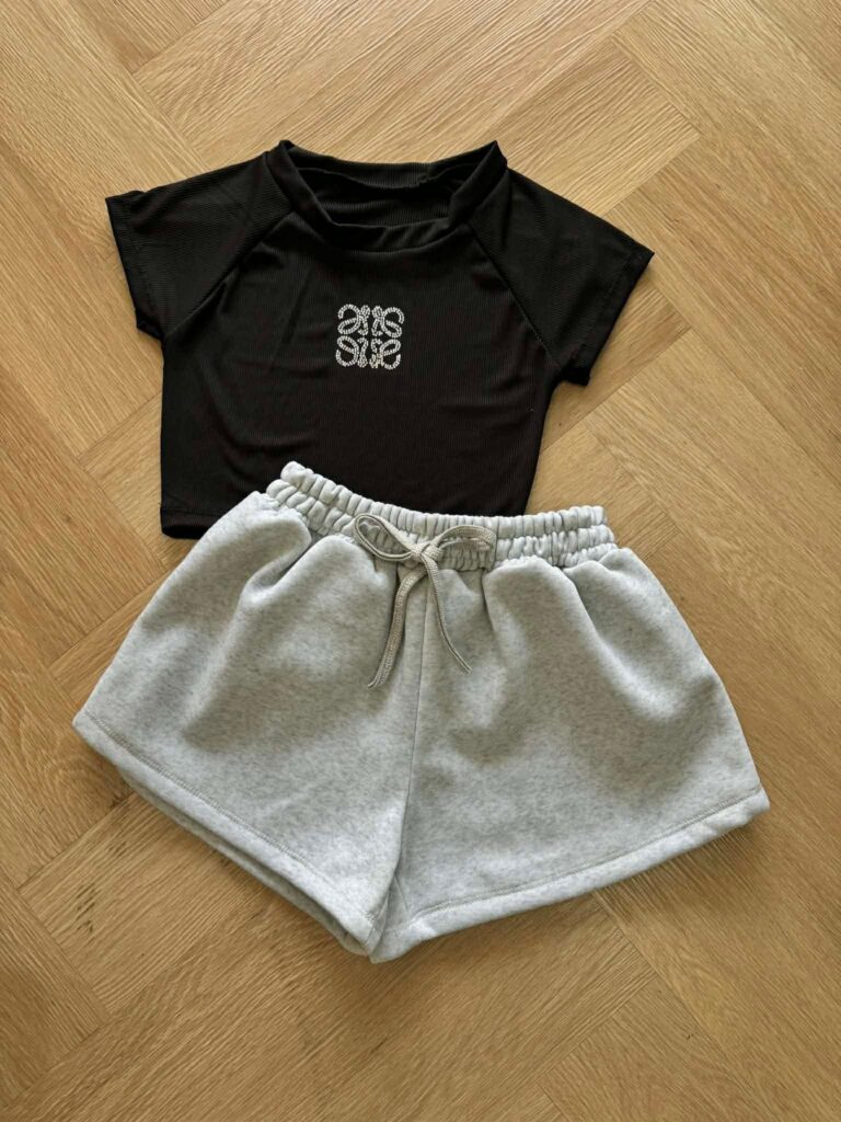 Set S07 – เสื้อครอบ+ขาสั้น